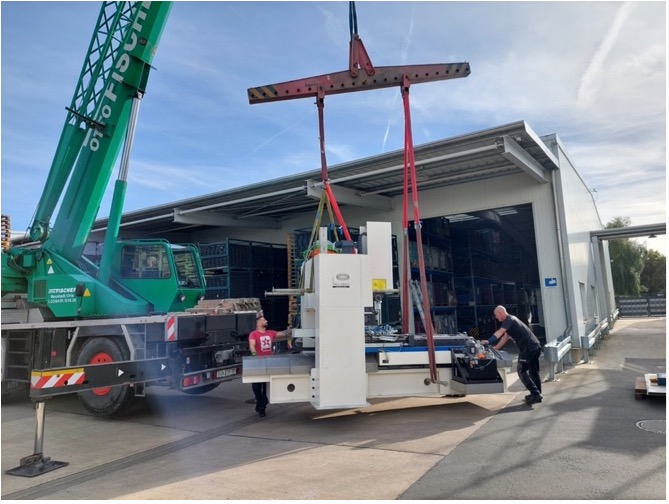 Verladung einer Maschine